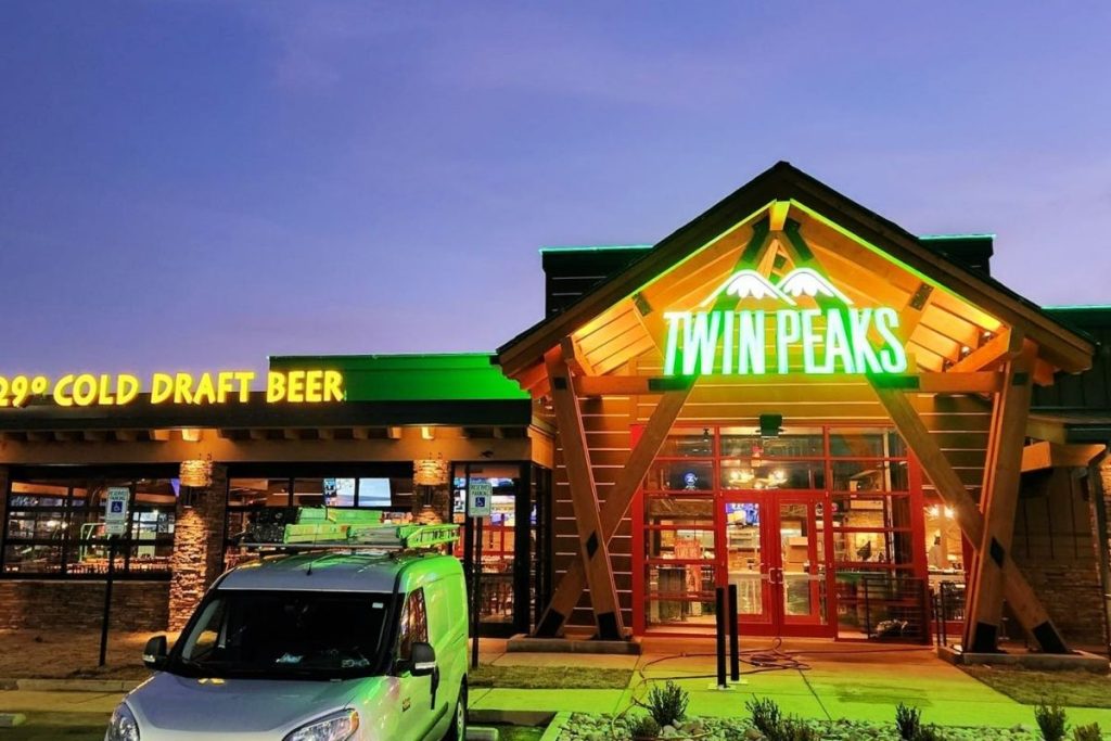 Twin Peaks Chattanooga